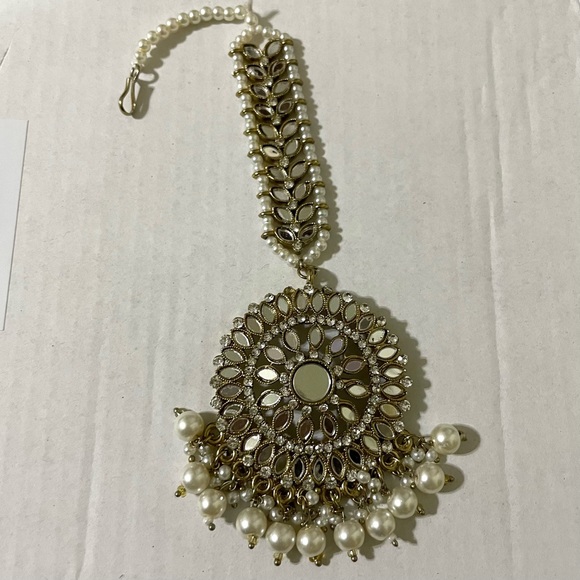 Mirror Work Antique Gold Tikka - Picture 2 of 4